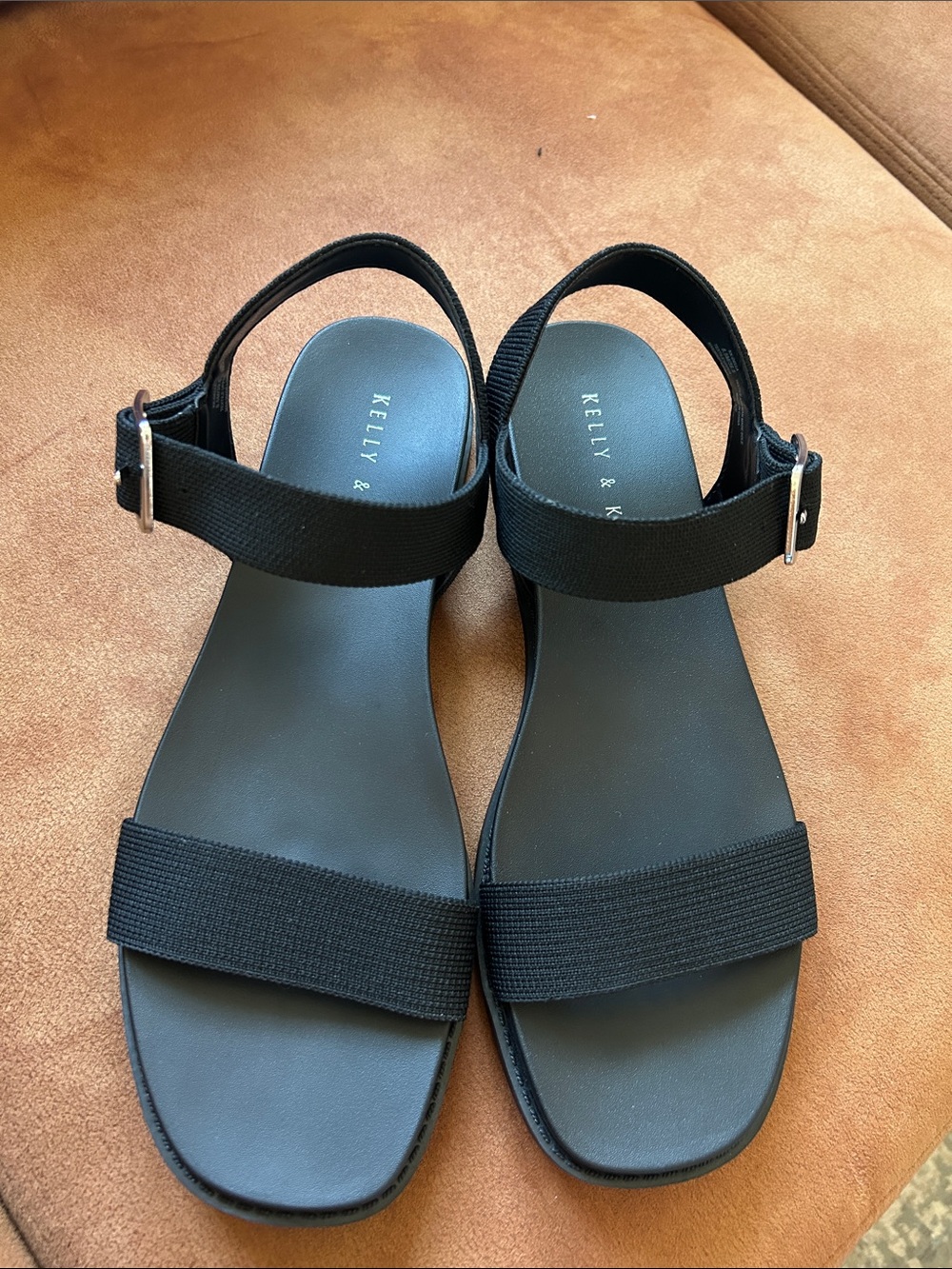 Kelly & Katie Della Sandal NWOT